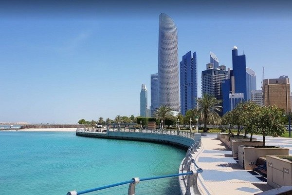 اين يقع شاطئ كورنيش ابوظبي